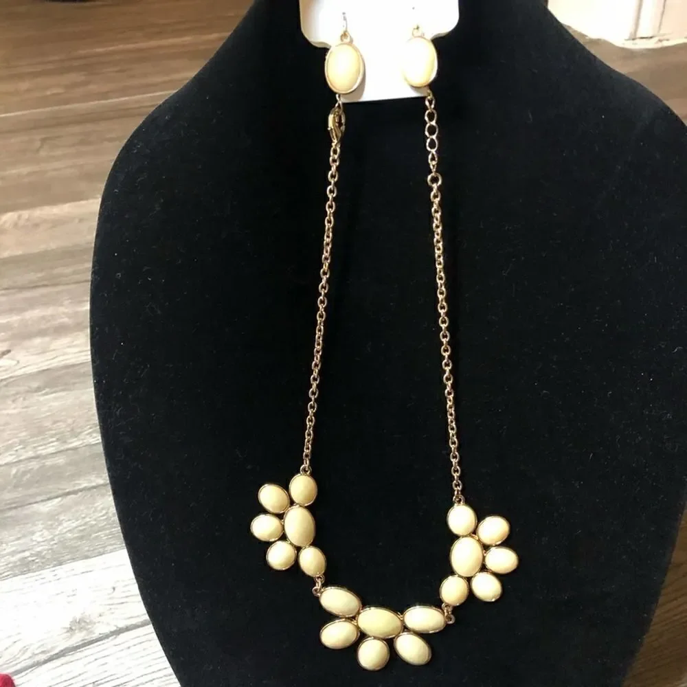2/$20 Light Yellow Floral Cluster Statement Necklace with dangle drop earrings